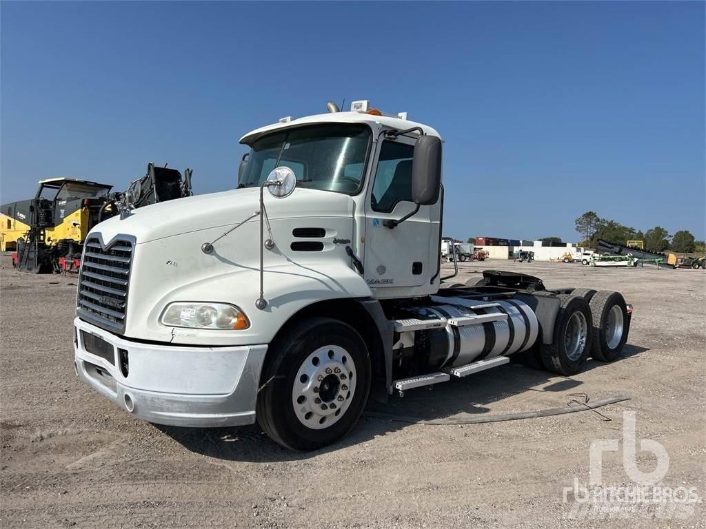 Mack CXU613 Trekkvogner