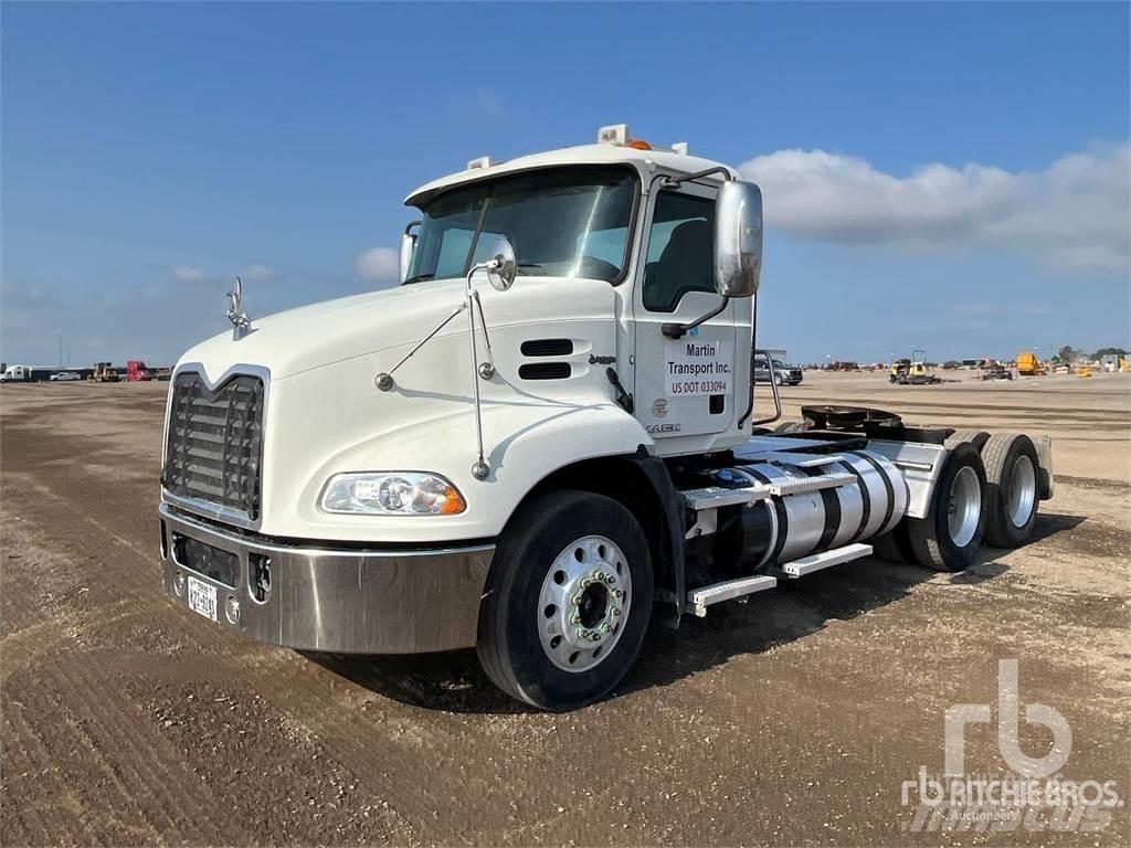 Mack CXU613 Trekkvogner