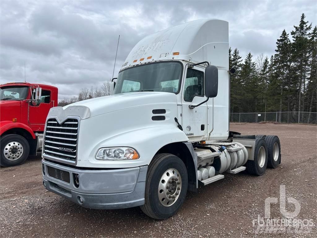 Mack CXU613 Trekkvogner