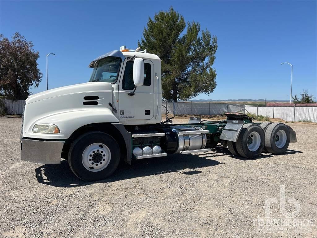Mack CXU613 Trekkvogner