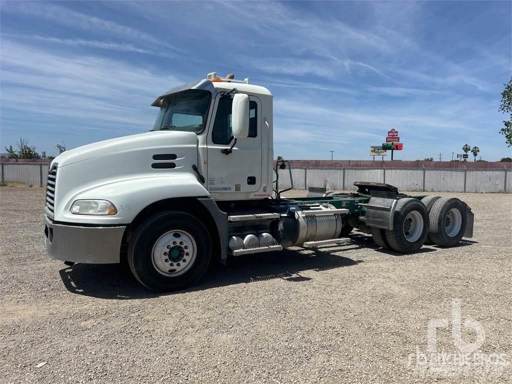 Mack CXU613 Trekkvogner