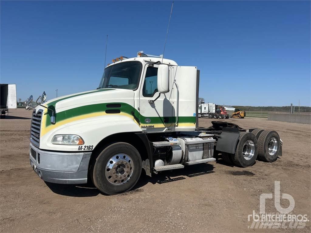 Mack CXU613 Trekkvogner