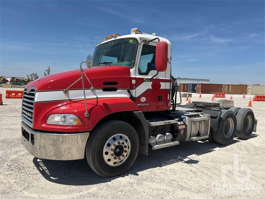 Mack CXU613 Trekkvogner