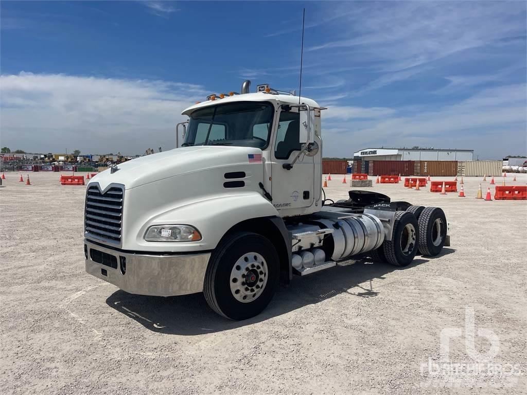 Mack CXU613 Trekkvogner