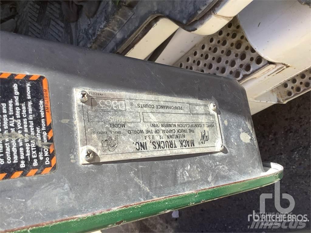 Mack DM690S Betongbiler