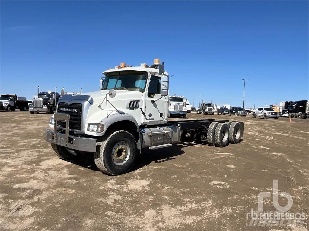 Mack GU433 Chassis