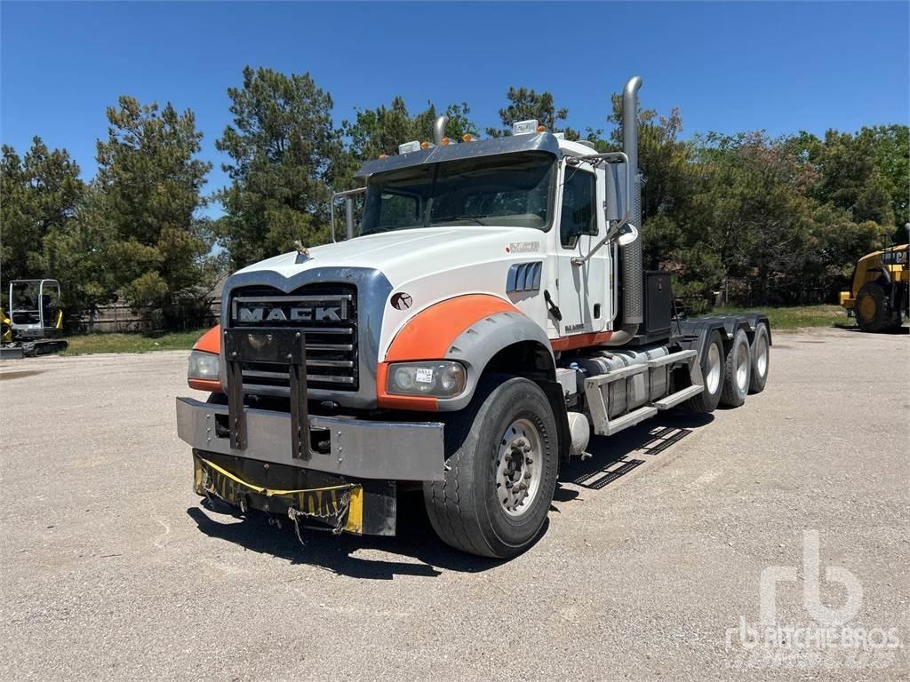 Mack GU713 Flatvogn med vinsj