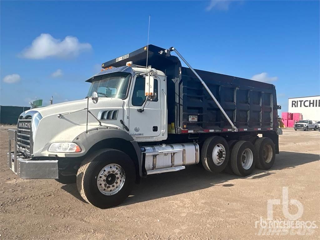 Mack GU813 Tippbil