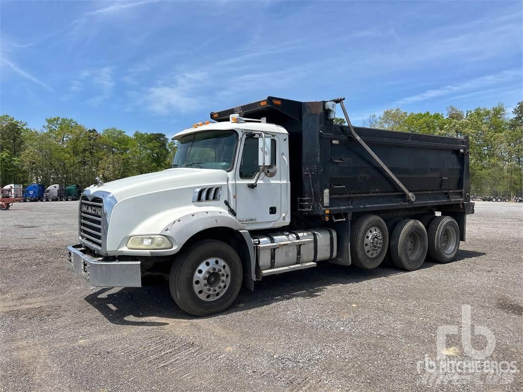 Mack GU813 Tippbil