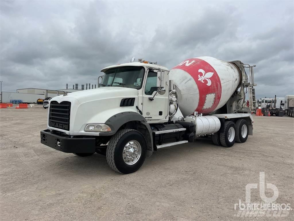 Mack GU813 Betongbiler
