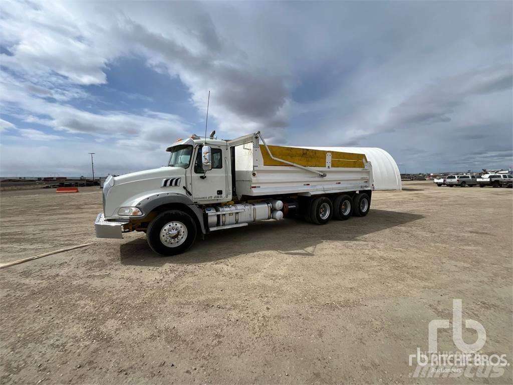 Mack GU814 Tippbil