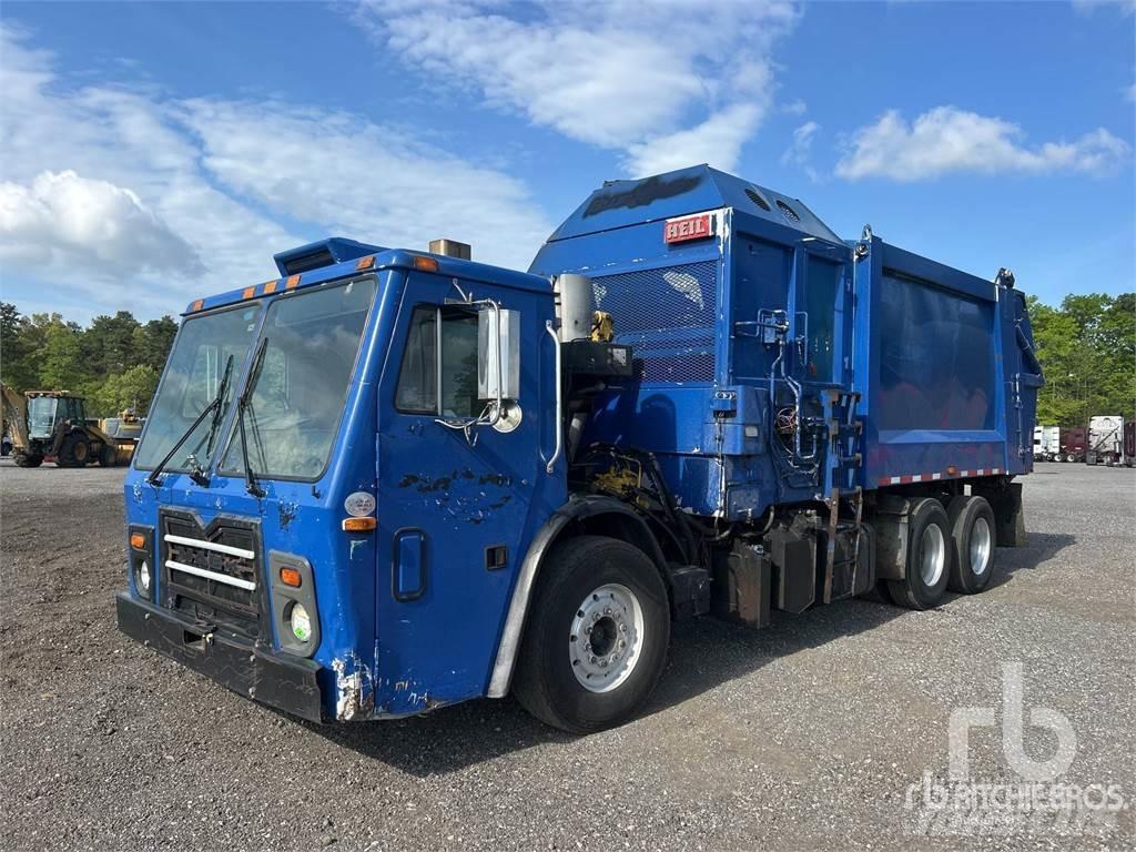 Mack LEU613 Renovasjonsbil