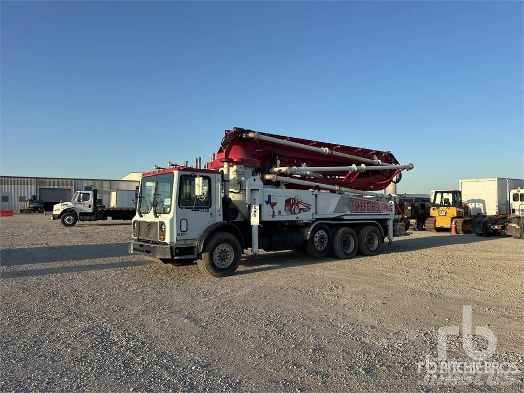 Mack MR Betongbiler