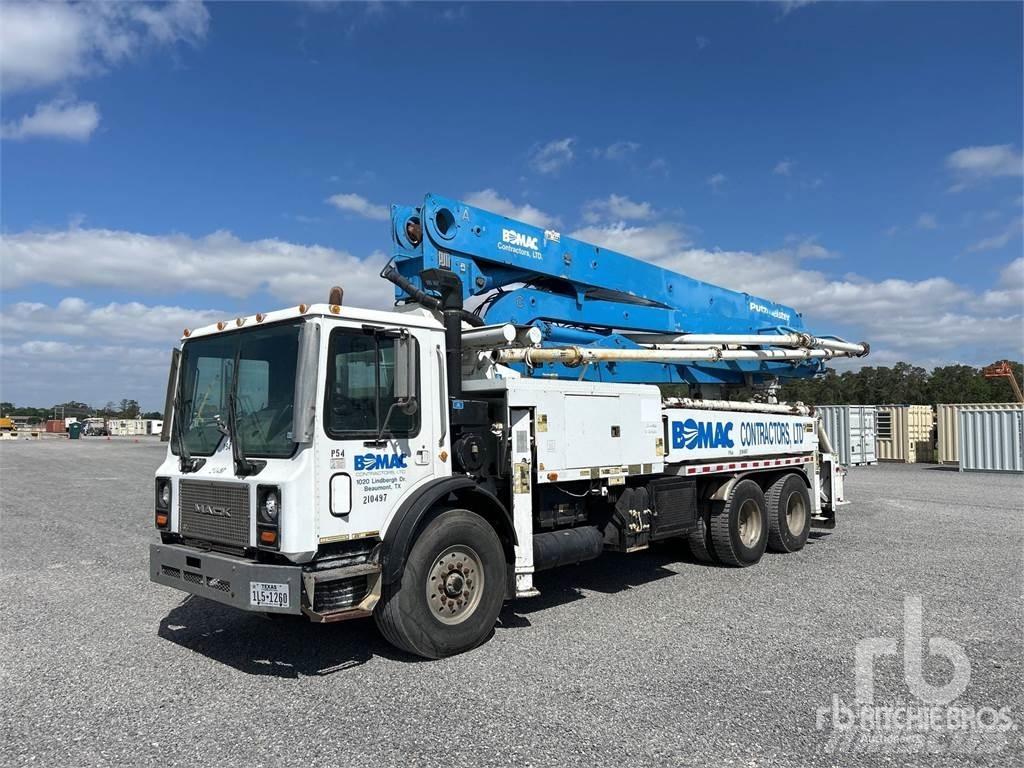 Mack MR688S Betongbiler