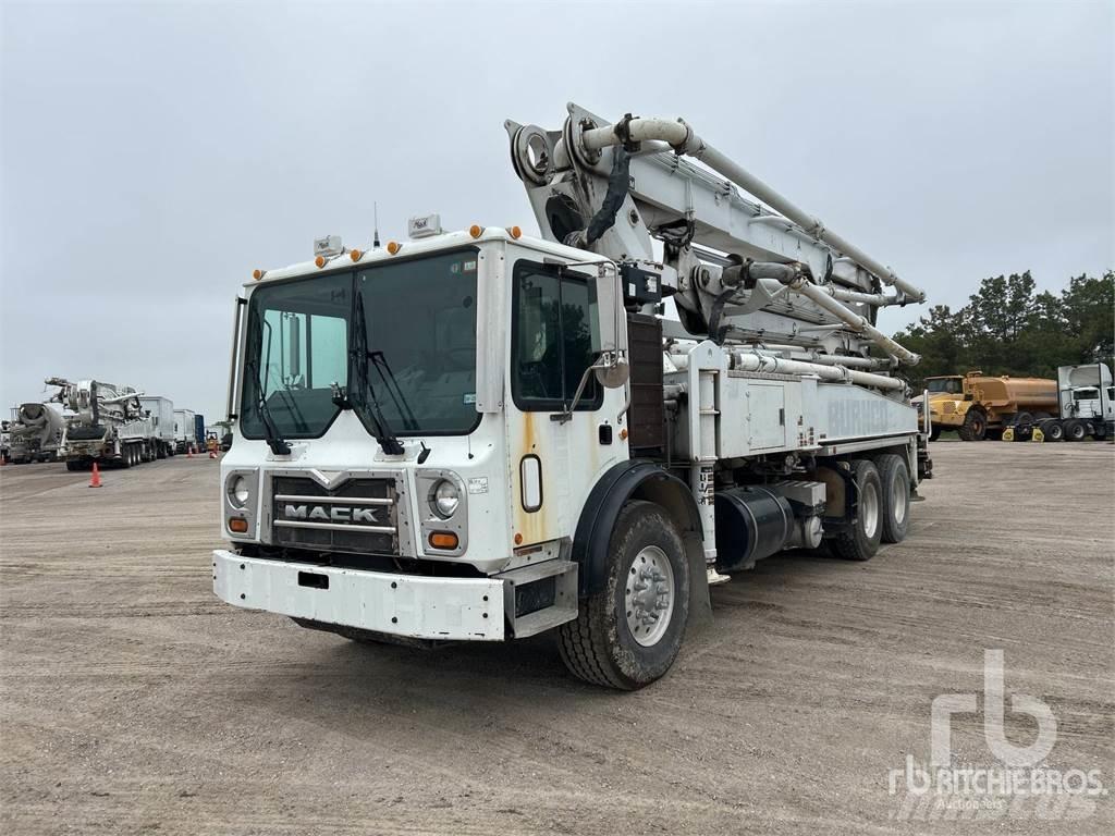 Mack MRU613 Betongbiler