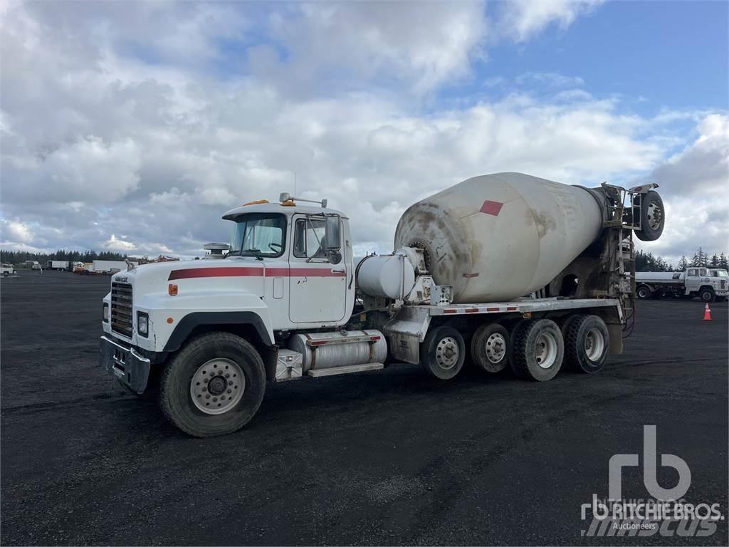 Mack RD688S Betongbiler