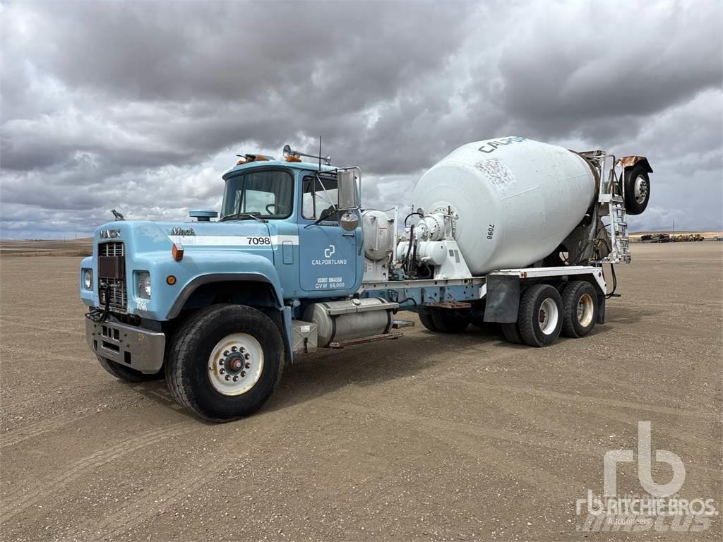 Mack RD690S Betongbiler