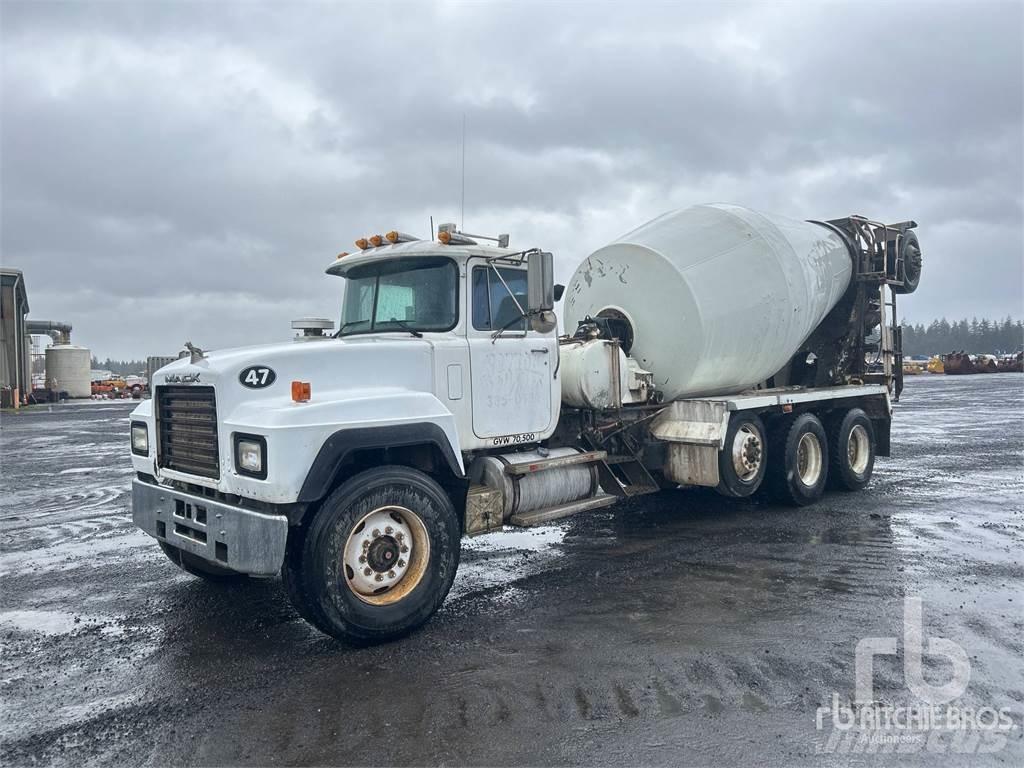Mack RD690S Betongbiler