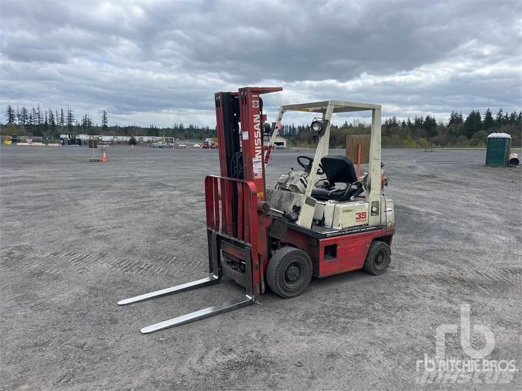 Nissan PH01A18V Diesel Trucker