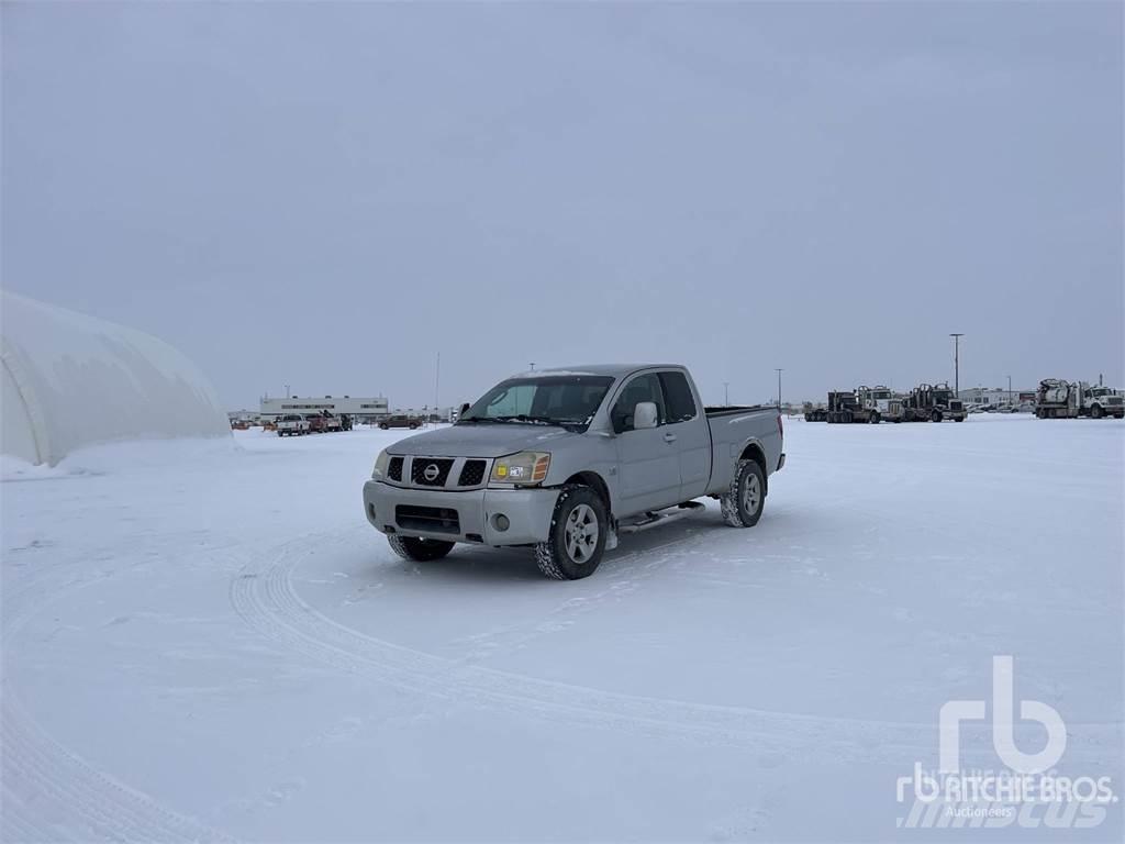 Nissan TITAN Pickup/planbiler