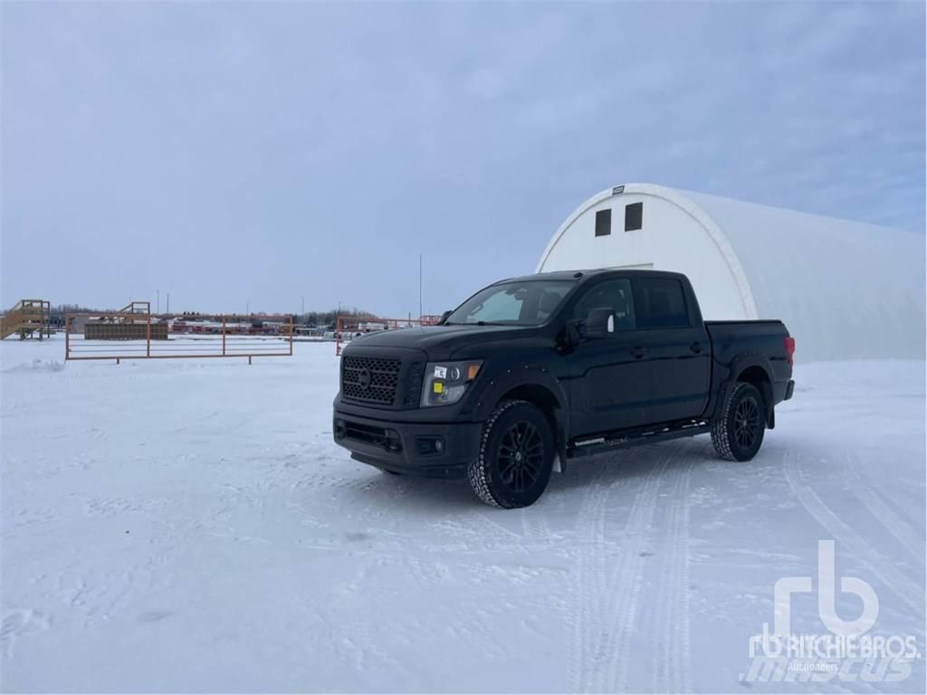 Nissan TITAN Pickup/planbiler