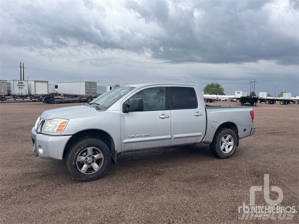 Nissan TITAN Pickup/planbiler