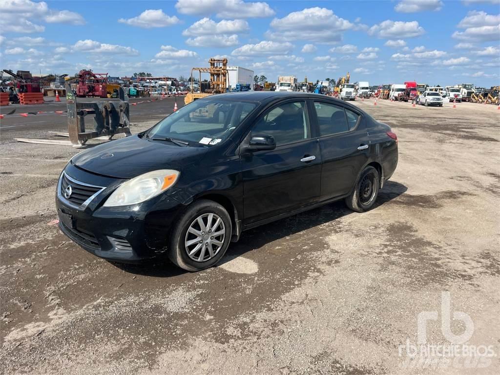 Nissan VERSA Personbiler