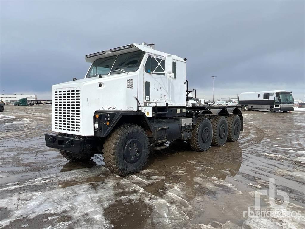 Oshkosh M1070 Flatvogn med vinsj