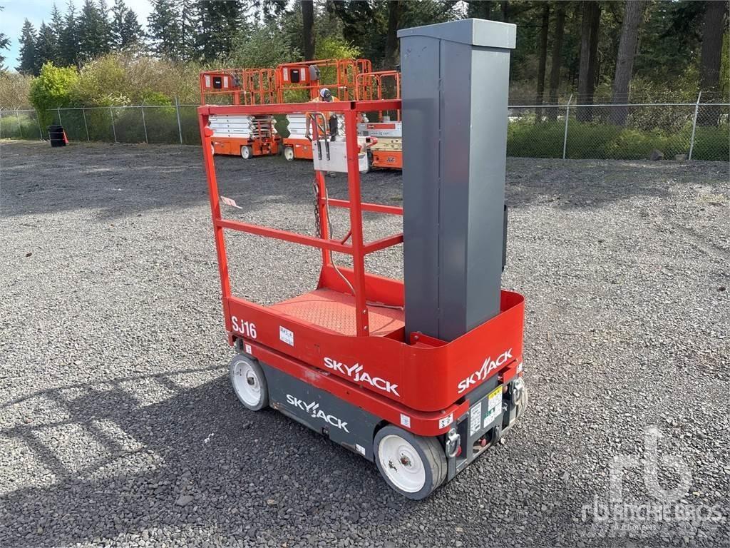 SkyJack SJ16 Sakselifter