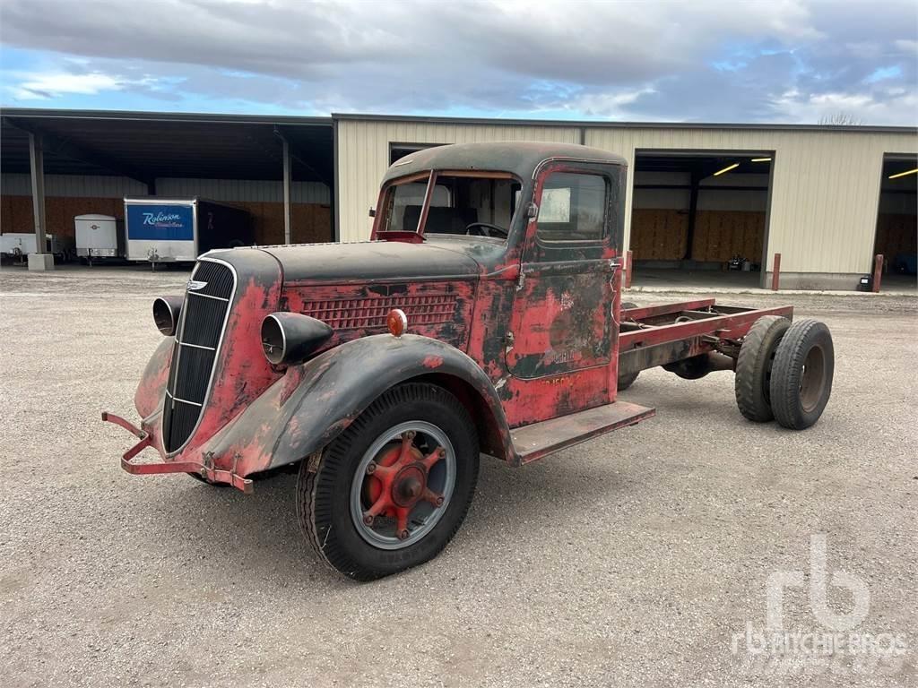  STUDEBAKER 4x2 Tankbiler