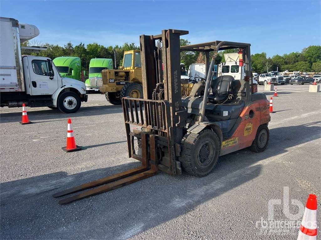 Toyota 8FD45U Diesel Trucker
