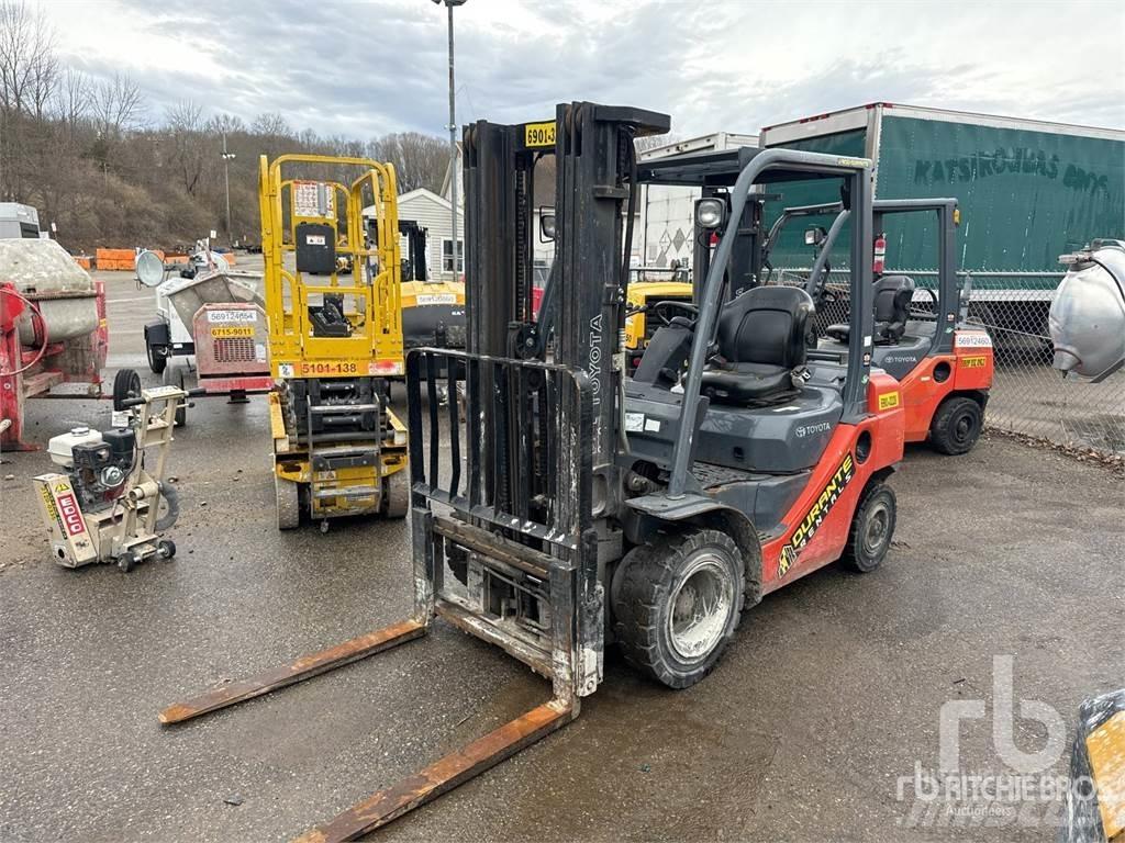 Toyota 8FGU25 Diesel Trucker