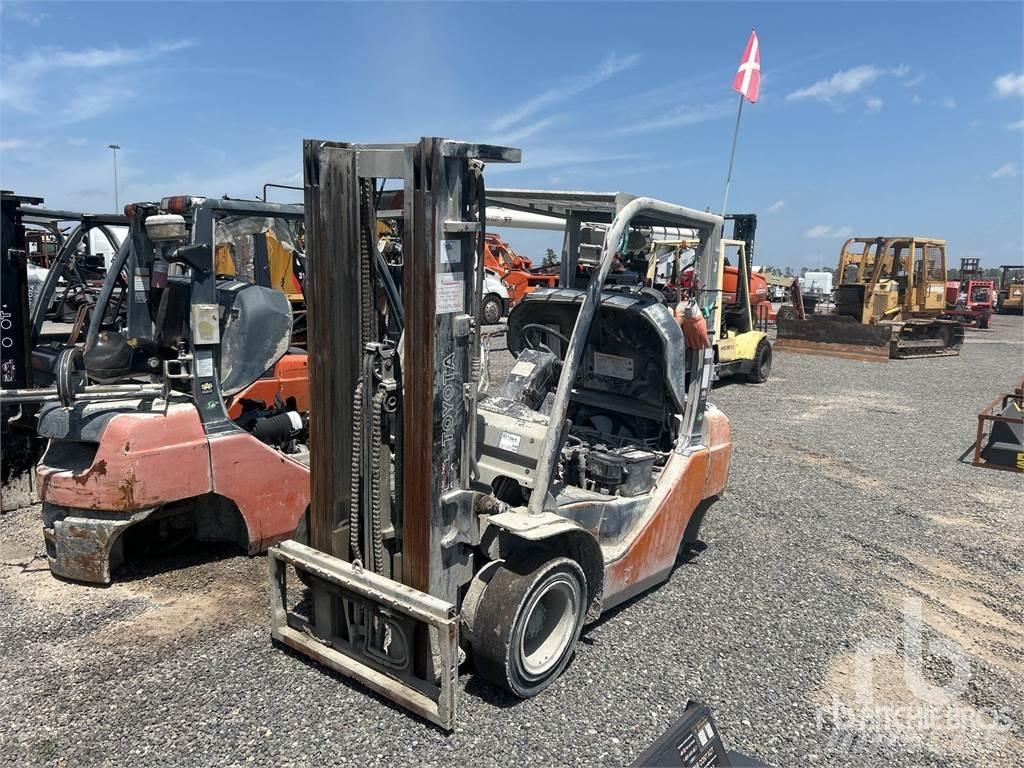Toyota 8FGU25 Diesel Trucker