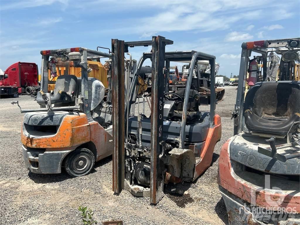 Toyota 8FGU25 Diesel Trucker
