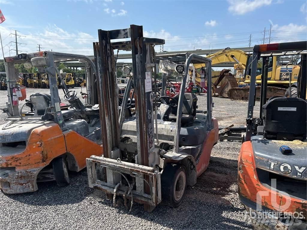 Toyota 8FGU25 Diesel Trucker