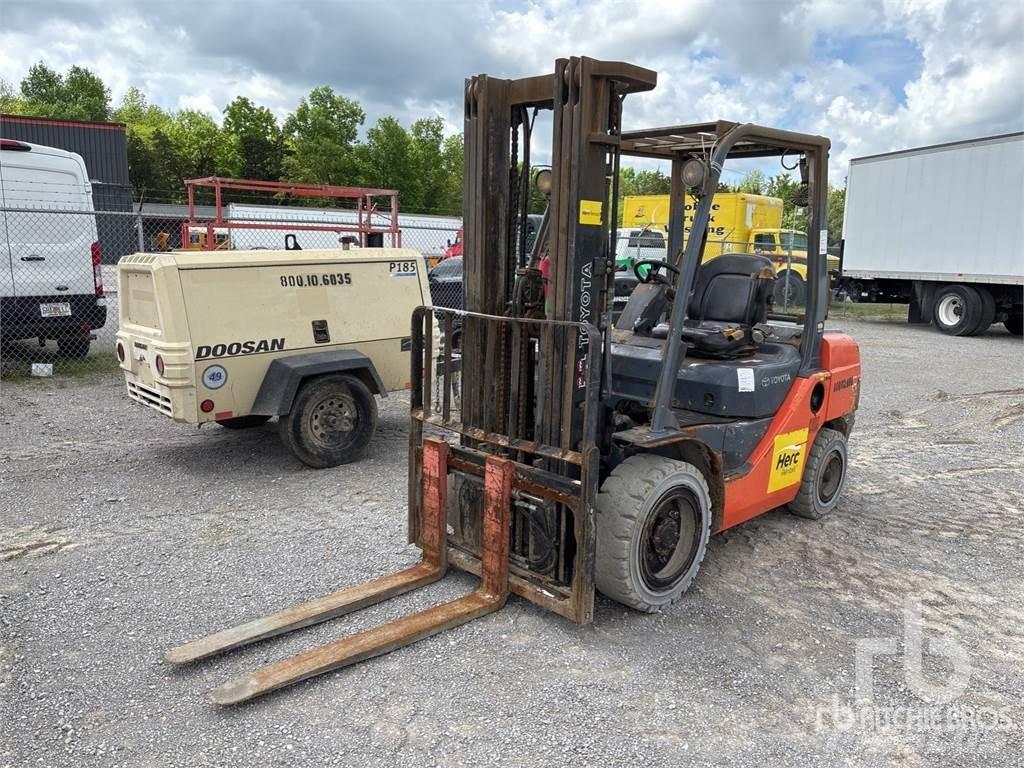 Toyota 8FGU30 Diesel Trucker