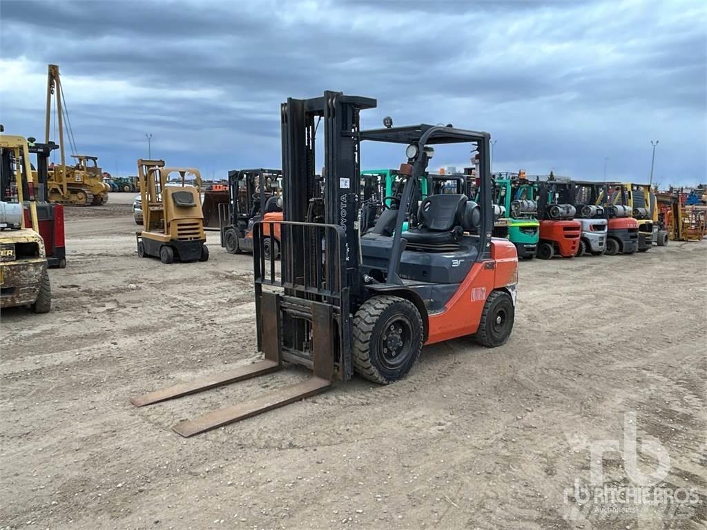 Toyota 8FGU32 Diesel Trucker