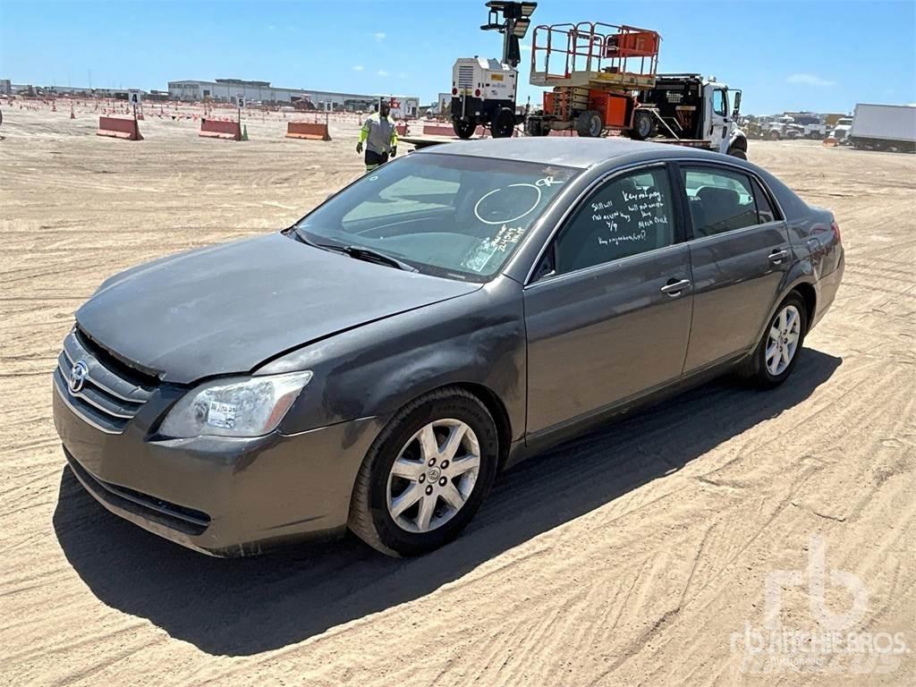 Toyota AVALON Personbiler