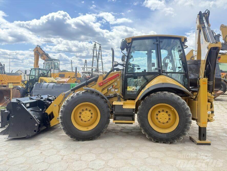 CAT 444F Traktorgravere