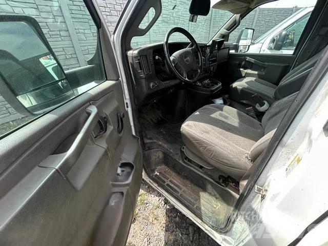 GMC Savana 4500 Skapbiler
