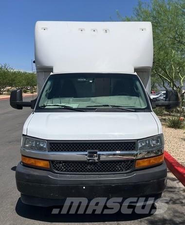 GMC Savana 4500 Skapbiler