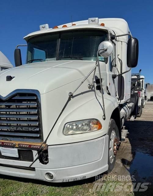 Mack CXU613 Trekkvogner