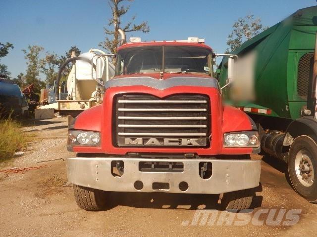 Mack GU713 Tippbil