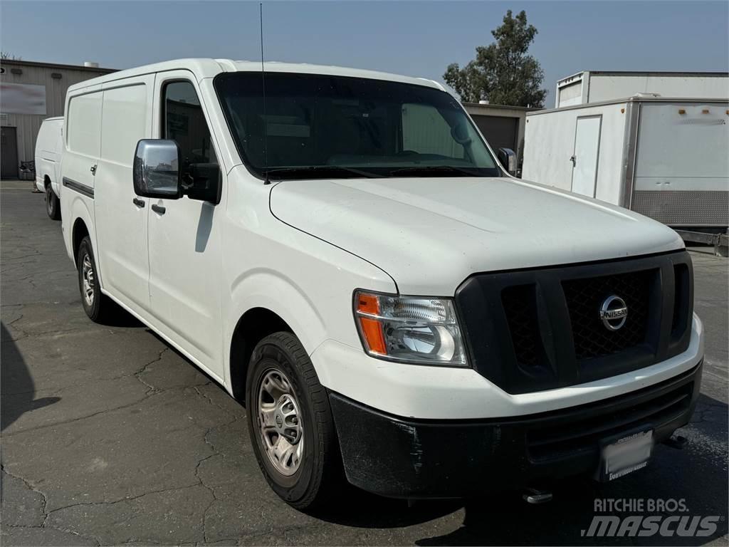 Nissan NV3500 HD Lette lastebiler