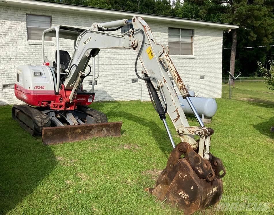 Takeuchi TB240 Midigravere 7 - 12t