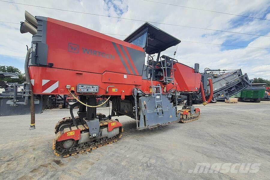 Wirtgen W 220 Asfalt-kaldfresere