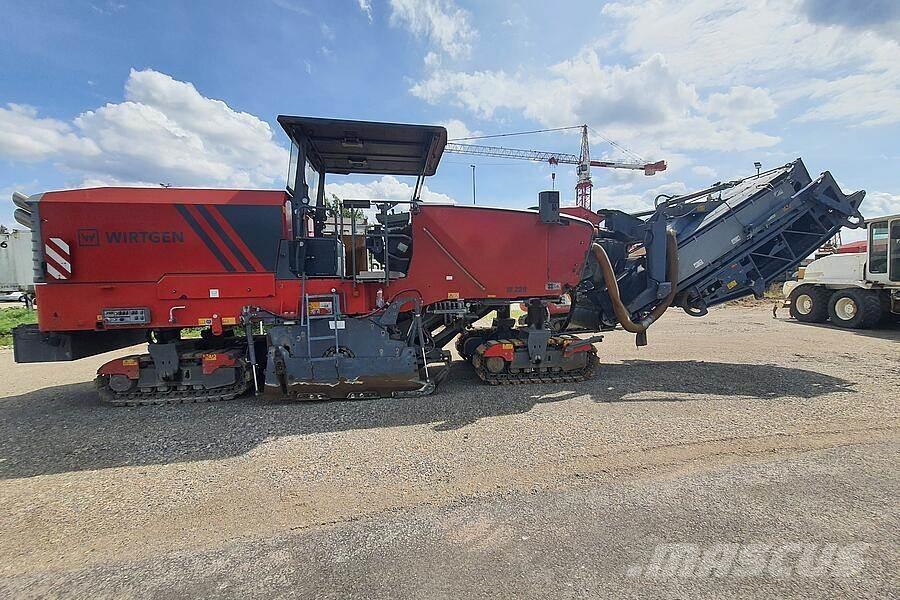 Wirtgen W 220 Asfalt-kaldfresere