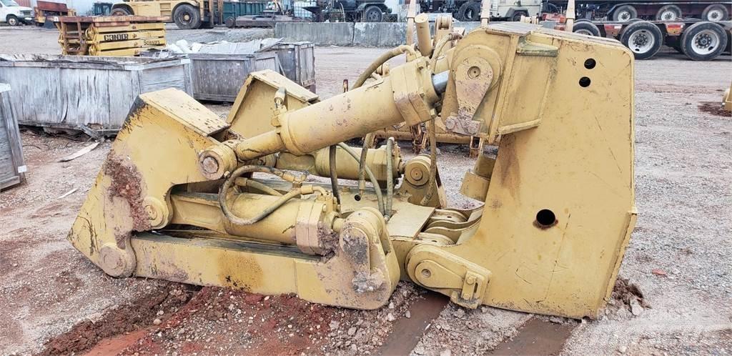 CAT D8R Rippere