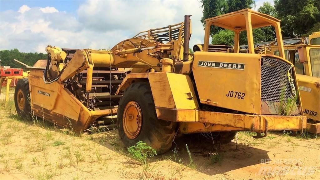 John Deere 762 Veiskrape