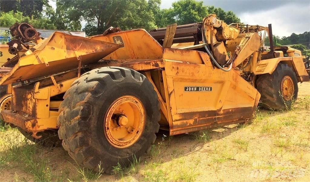John Deere 762 Veiskrape